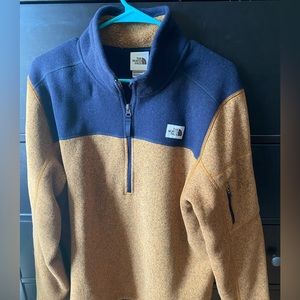 Mens North Face 1/4 zip sweater size medium